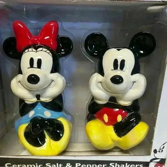 Disney Mickey & Friends Ceramic Salt & Pepper Shakers New In Box - Picture 5 of 5
